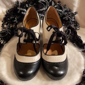 Crown Vintage | Black & Cream Mary Jane Look Wedges